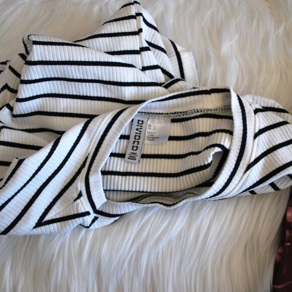 Divided Crop Tee Black White Stretch Stripes Women's Small - Picture 3 of 3